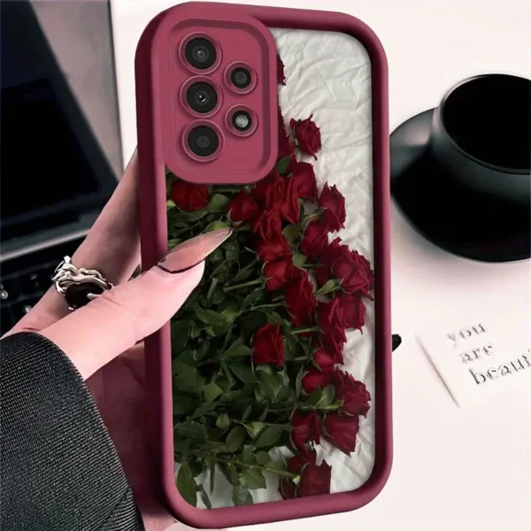 ⁦غطاء هاتف بتصميم زهور وردية كبيرة على هاتف جالاكسي⁩ - الصورة ⁦3⁩